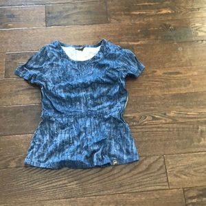 Used, Jaanuu scrub top. Gold zipper on left side